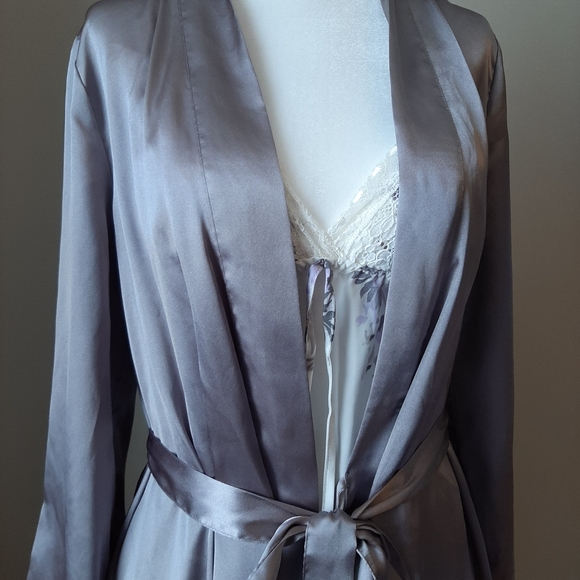 2 sets La Vie En Rose Intimates & Sleepwear - Picture 3 of 6